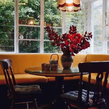 Harrys House Warburton - Peaceful Riverside Cottage In The Perfect Location エクステリア 写真