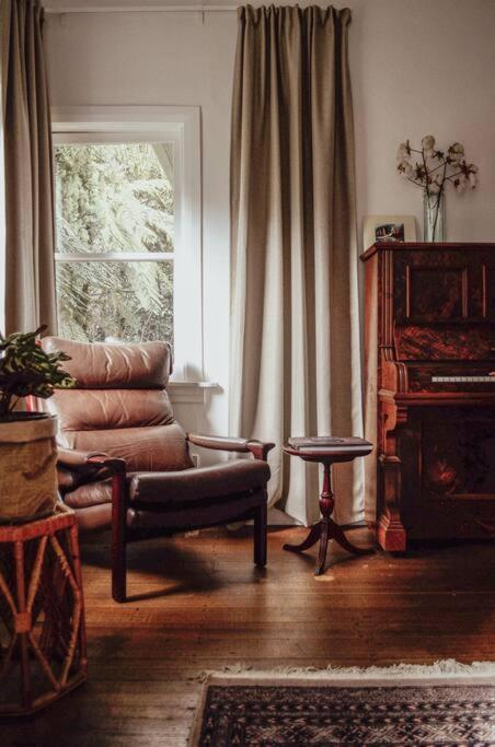 Harrys House Warburton - Peaceful Riverside Cottage In The Perfect Location エクステリア 写真
