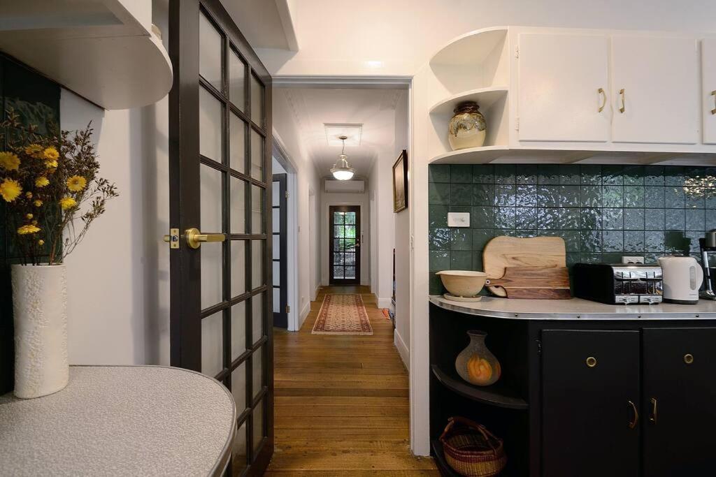 Harrys House Warburton - Peaceful Riverside Cottage In The Perfect Location エクステリア 写真