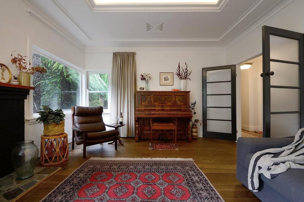 Harrys House Warburton - Peaceful Riverside Cottage In The Perfect Location エクステリア 写真