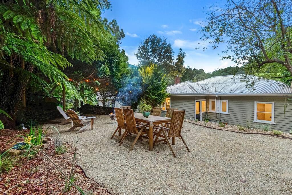Harrys House Warburton - Peaceful Riverside Cottage In The Perfect Location エクステリア 写真