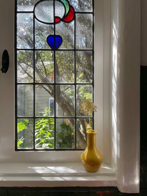 Harrys House Warburton - Peaceful Riverside Cottage In The Perfect Location エクステリア 写真