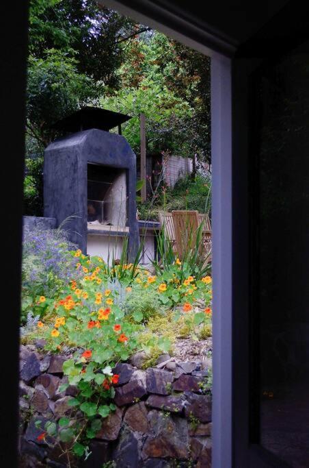Harrys House Warburton - Peaceful Riverside Cottage In The Perfect Location エクステリア 写真