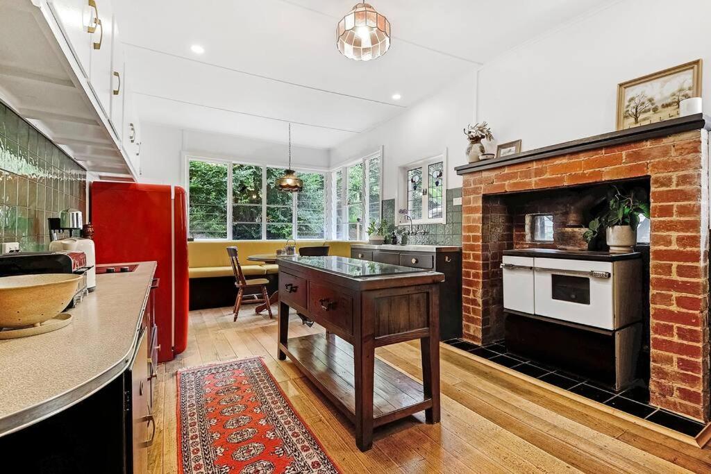 Harrys House Warburton - Peaceful Riverside Cottage In The Perfect Location エクステリア 写真